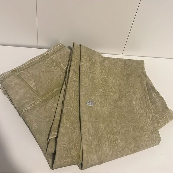 $138 Lululemon Fast and Free High Rise Tight 25" Size 8 - Picture 8 of 9